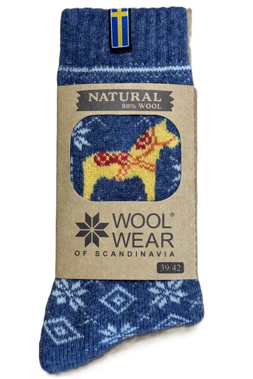 Warm 80% wool socks with Dala horse icon on offer