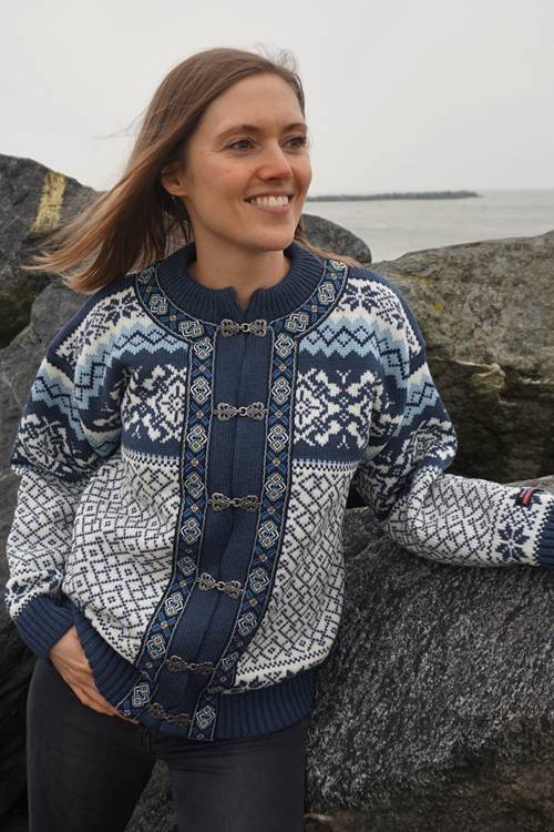 Original norwegian cardigan 100% pure new wool with pewter hooks