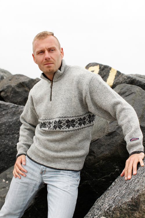 Faroese jumper from Norwool of pure new wool with classic pattern