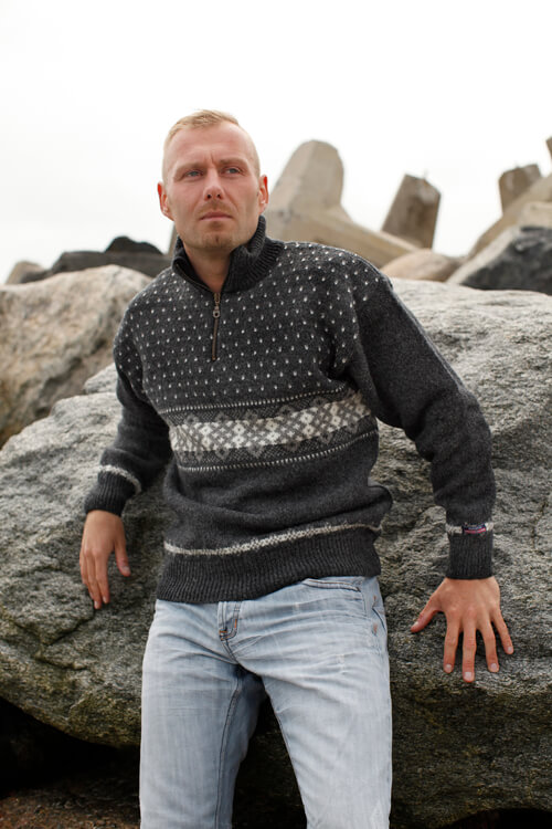 Faroese jumper from Norwool of pure new wool with classic pattern