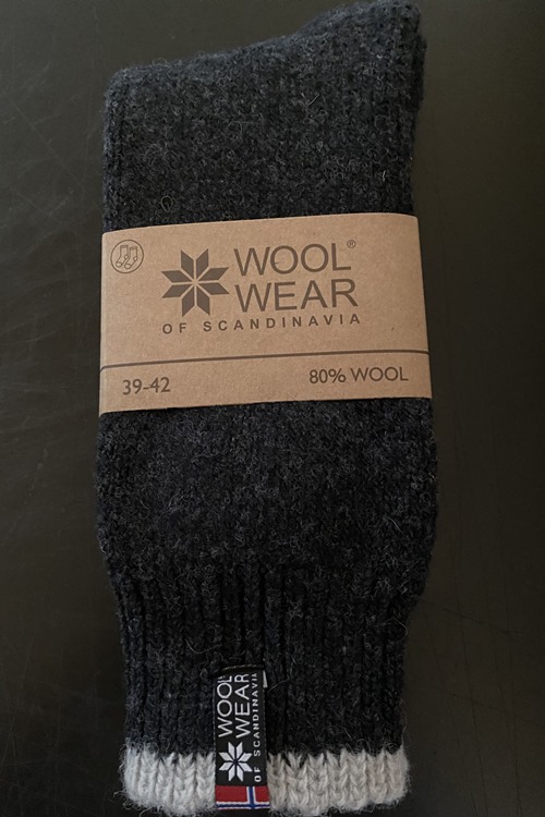 sale offer wool socks in 80% wool